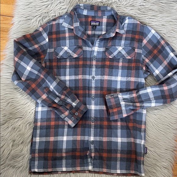 Patagonia Men's Casual Plaid Shirt - Blue and Red - Picture 5 of 9